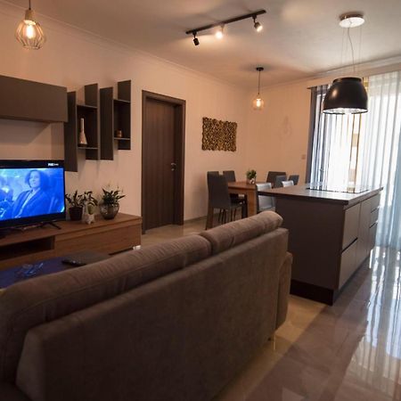 Msiebah Court San Gwann Modern Apt Near Sliema And St Julians Exterior photo